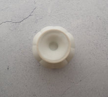 Load image into Gallery viewer, 臼杵焼 オリジナル 脚付きカップ・ゴブレット